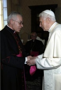 Arcivescovo Francesco Alfano con Papa Ratzinger.